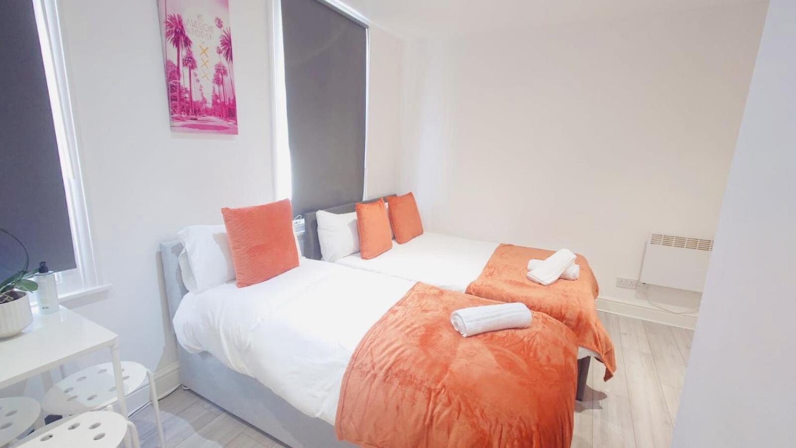 Comfort Camden Studio Apartments Londra Exterior foto